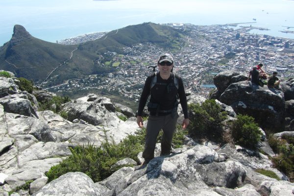 Jorge Vásquez presentó avances de investigación sobre hormigón pretensado en Sudáfrica