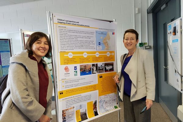Andrea Vásquez presentó en Escocia investigación sobre el rol de los niños en la preparación ante desastres
