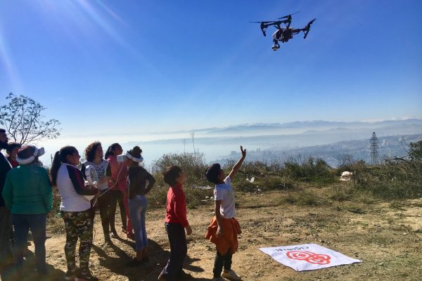 Con drones y lentes 3D vecinos de Valparaíso conocieron las amenazas naturales de su territorio