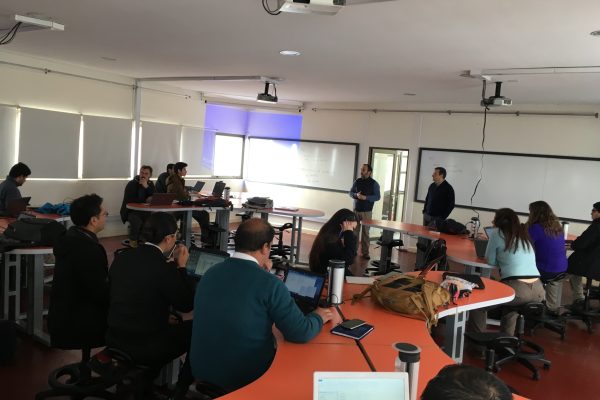 Expertos internacionales en tsunamis visitan Chile y se reúnen con investigadores de CIGIDEN, SHOA, ONEMI y estudiantes