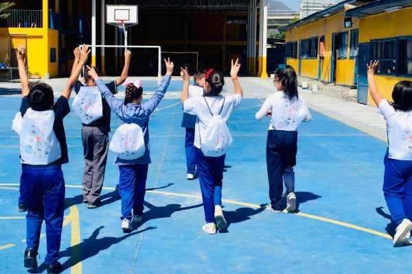 Proyecto de divulgación CIGIDEN invita a niñas y niños a jugar y conocer sobre tsunamis