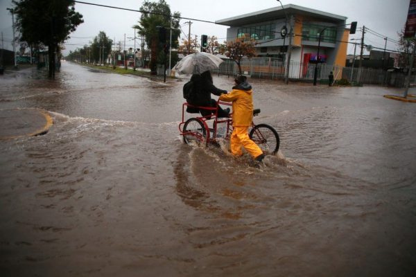 Análisis científico identifica comunas con más daños por lluvias en zonas urbanas de Santiago
