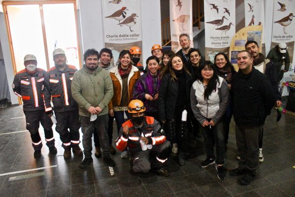 Feria sobre riesgos y ecosistemas costeros en Constitución reúne a más de 200 estudiantes