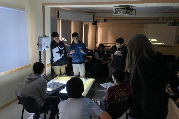 Estudiantes de enseñanza media se convierten en científicos por una tarde en la UC