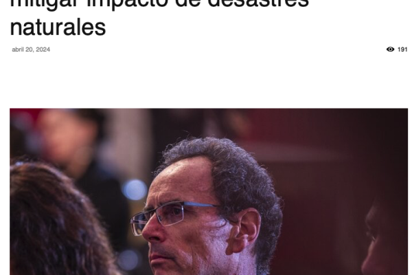 Diario El Pulso | Reconocen a ex presidente de comisión que estimó costo para mitigar impacto de desastres naturales