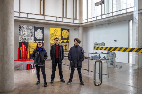 Exposición de arte aborda qué significa la “resiliencia” ante desastres