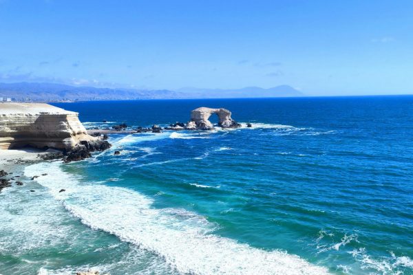 Expertos de CIGIDEN presentan soluciones innovadoras en ingeniería de puertos y costas en el SIOP 2024