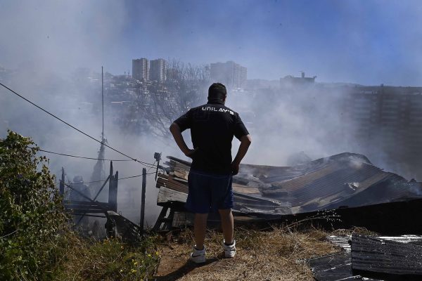 La reducción del riesgo de los incendios forestales y la urgente necesidad de planificar, reconstruir y adaptar nuestras ciudades