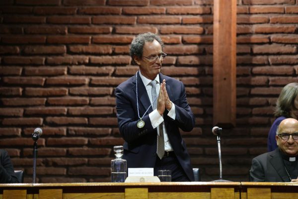 Compromiso con la ciencia y la sociedad: Juan Carlos de la Llera, nuevo rector UC